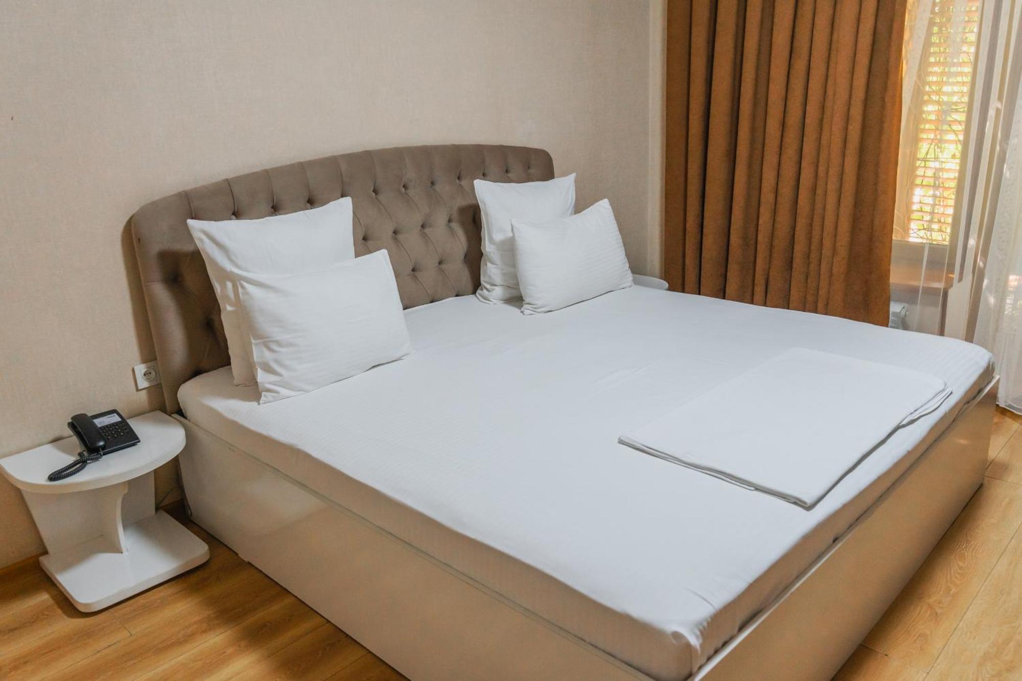 Altair Hotel Шимкент Екстер'єр фото