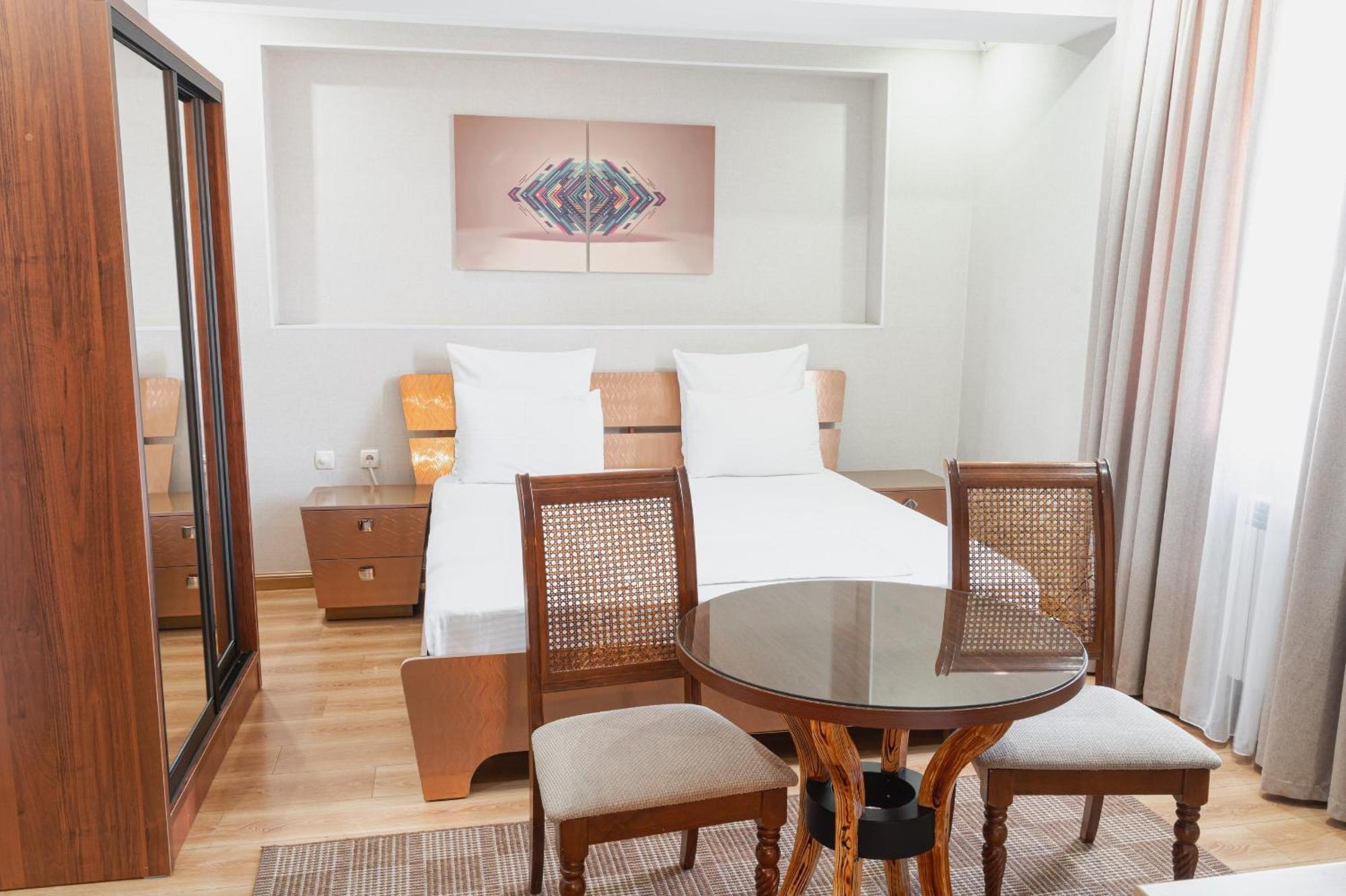 Altair Hotel Шимкент Екстер'єр фото