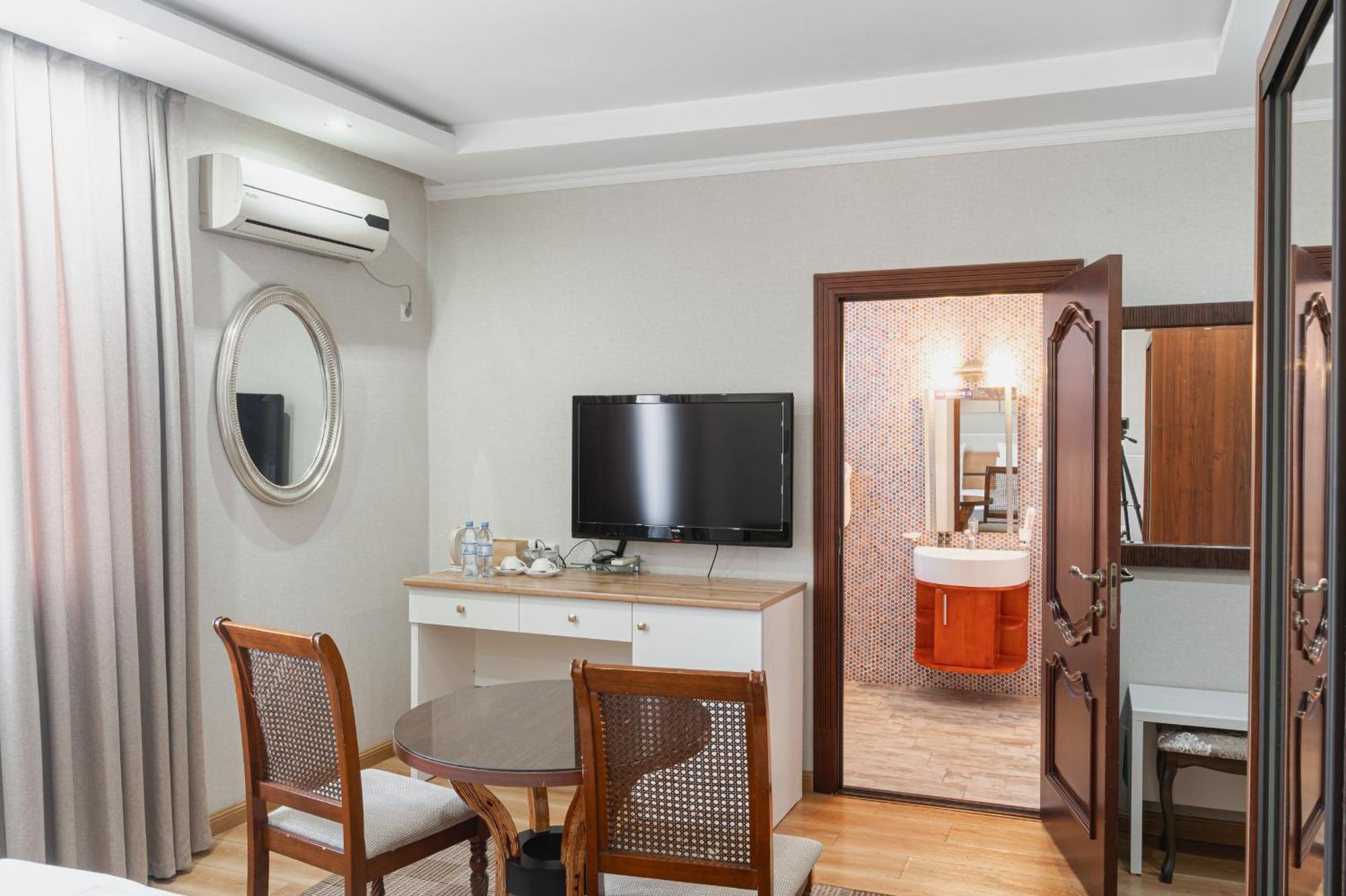 Altair Hotel Шимкент Екстер'єр фото