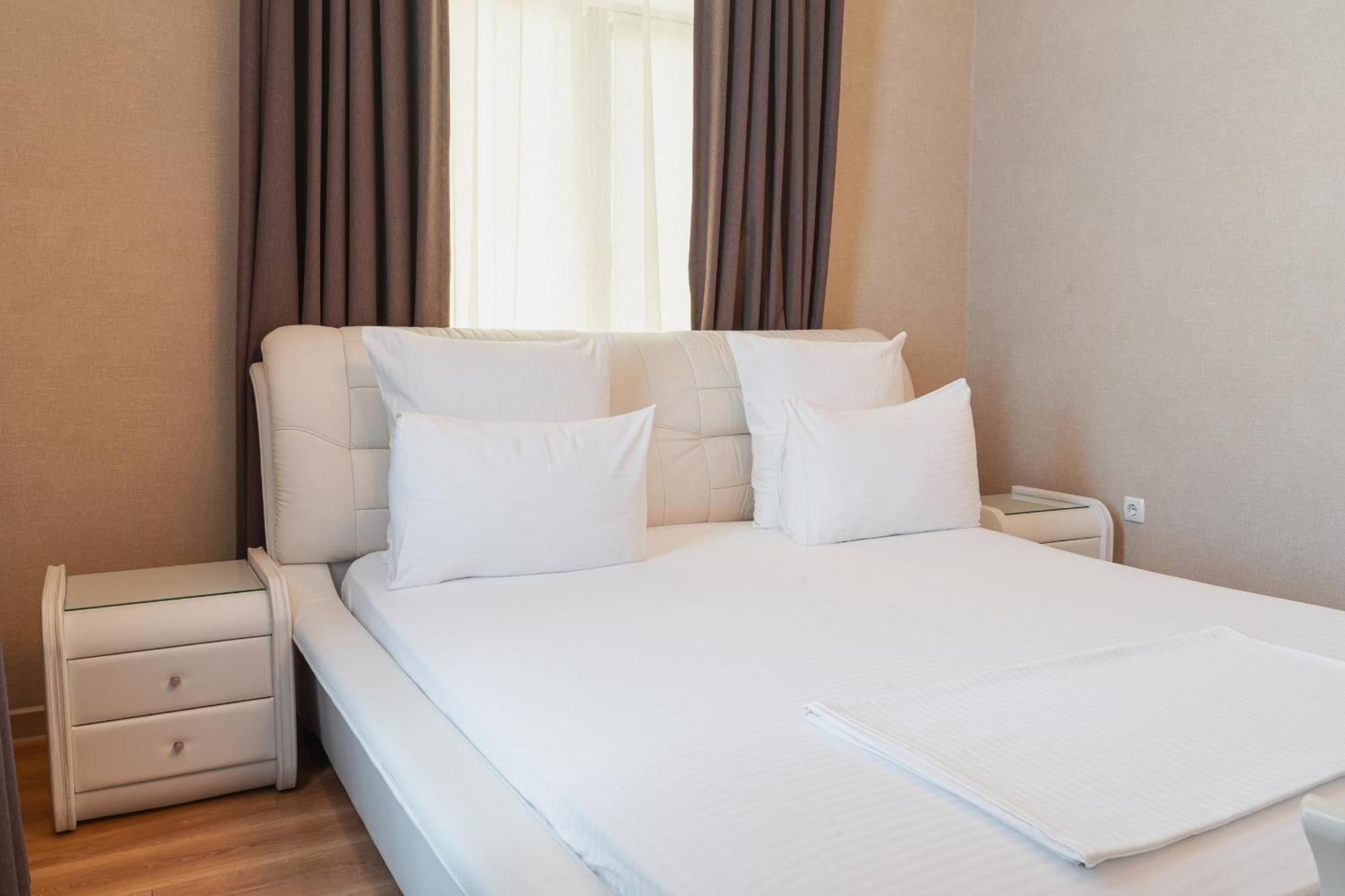 Altair Hotel Шимкент Екстер'єр фото